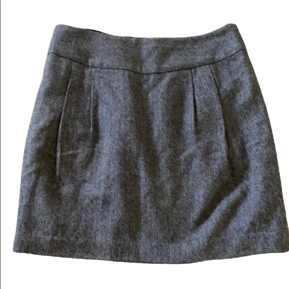Loft size 10 skirt with pockets, great work skirt with boots
